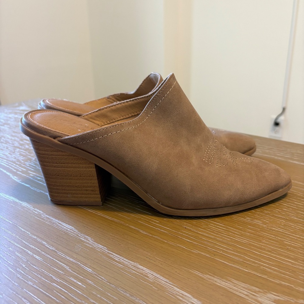 LC Lauren Conrad Safarina Taupe Western Mules Pointed Toe Block Heel Womens 9M